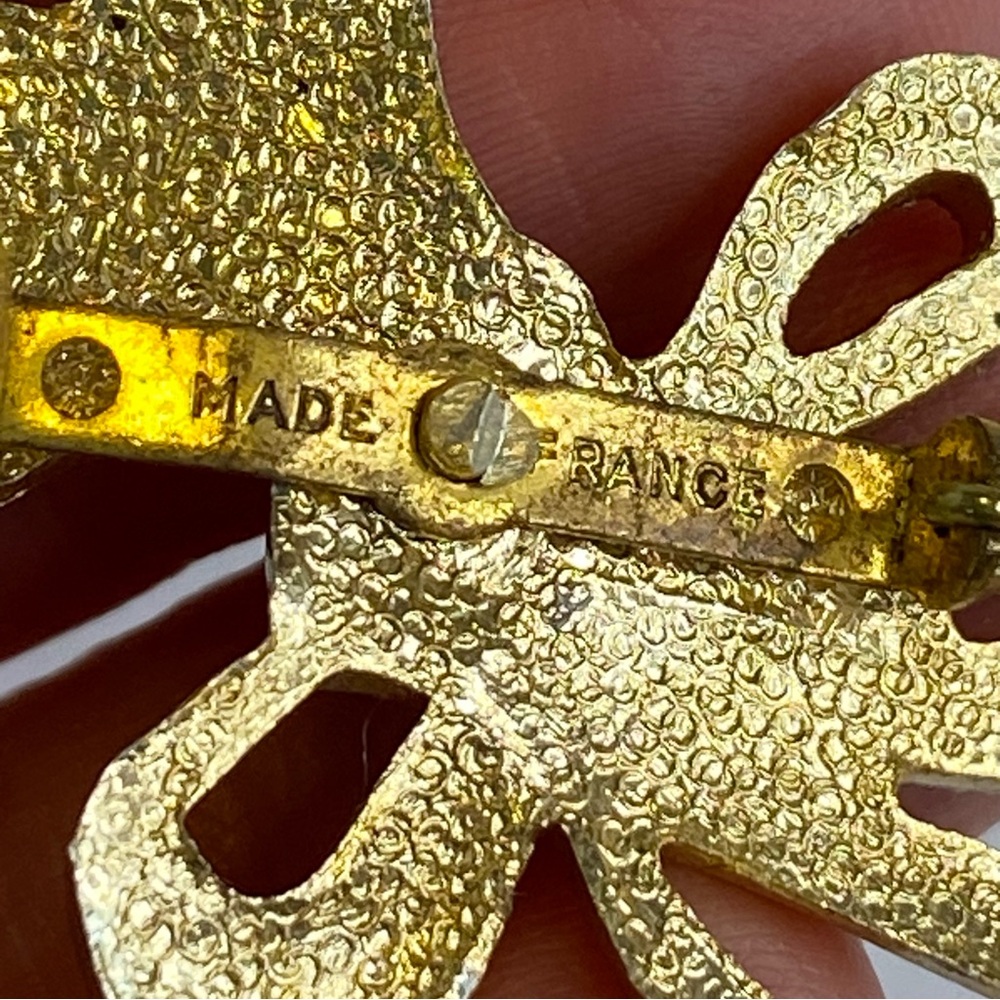 Vintage Gold Tone Bow Ribbon Brooch Made in France - Picture 3 of 12